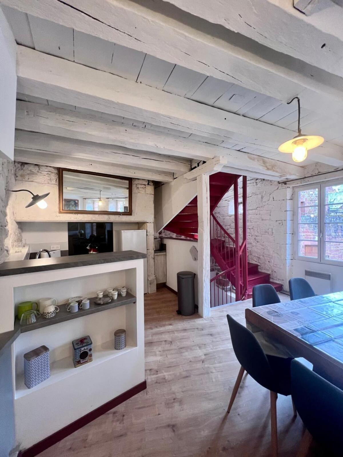 Grande Maison Pour 8 Personnes - Bourg De * Meyssac